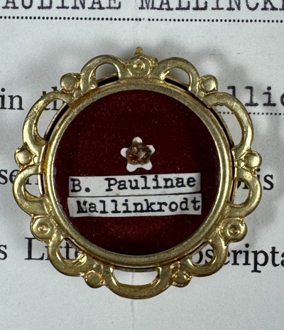 1987 Documented reliquary theca with relic of Bl. Pauline von Mallinckrodt,  founder of the Sisters of Christian Charity