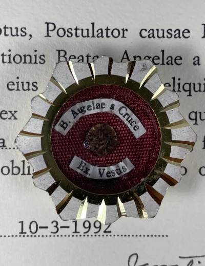 1992 Documented medal &amp; relics of St. Angela of the Cross (&Aacute;ngela de la Cruz), founder of the Sisters of the Company of the Cross