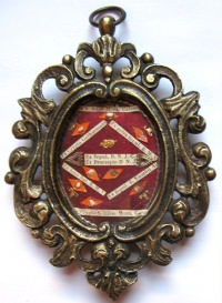 Attractive 19th Century Reliquary with relics of the Christ's Passion, Sepulture of Mary and Selected Saints